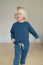 Load image into Gallery viewer, Kids Oversized Longsleeve Shirt
