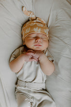 Load image into Gallery viewer, Knotted Infant Hat
